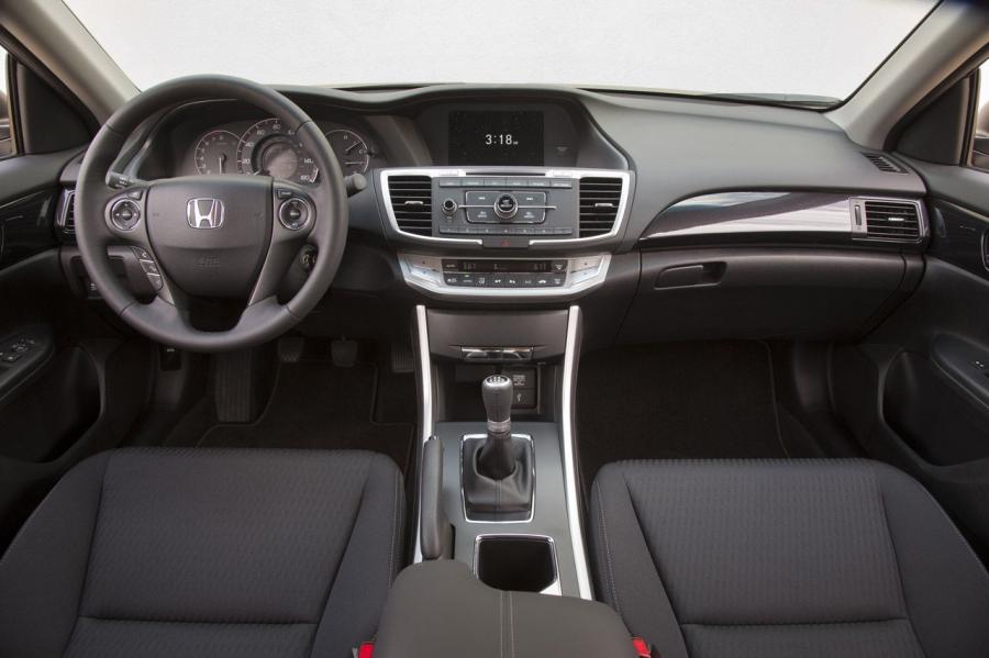  Honda Accord Sport Sedan 2013 года  (фото 48 из 147)